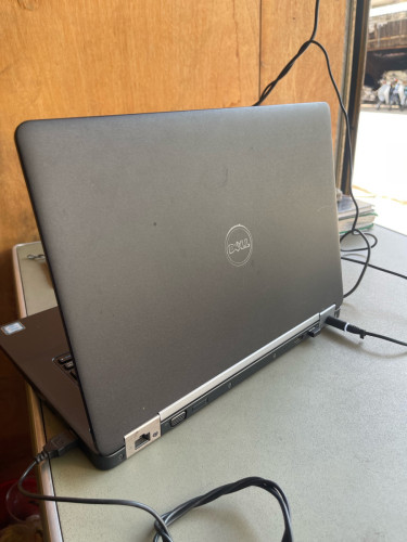 ចង់លក់ Laptop Dell