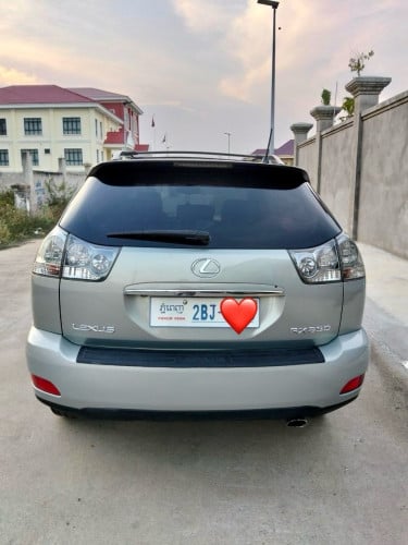 រថយន្ត Lexus RX330ឆ្នាំផលិត2004 ប៉ុង១ ពណ៍ប្រផេះឡានស្អាតអត់បុកប៉ះច្រេះទេលក់