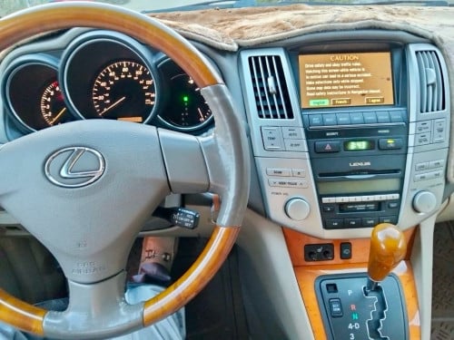 រថយន្ត Lexus RX330ឆ្នាំផលិត2004 ប៉ុង១ ពណ៍ប្រផេះឡានស្អាតអត់បុកប៉ះច្រេះទេលក់
