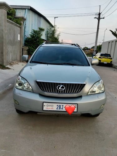 រថយន្ត Lexus RX330ឆ្នាំផលិត2004 ប៉ុង១ ពណ៍ប្រផេះឡានស្អាតអត់បុកប៉ះច្រេះទេលក់
