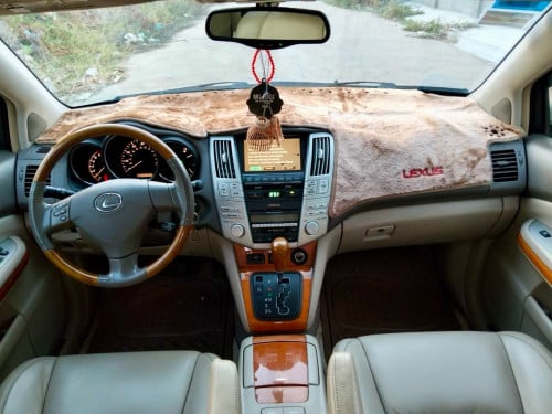 រថយន្ត Lexus RX330ឆ្នាំផលិត2004 ប៉ុង១ ពណ៍ប្រផេះឡានស្អាតអត់បុកប៉ះច្រេះទេលក់