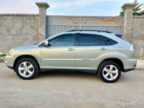 រថយន្ត Lexus RX330ឆ្នាំផលិត2004 ប៉ុង១ ពណ៍ប្រផេះឡានស្អាតអត់បុកប៉ះច្រេះទេលក់