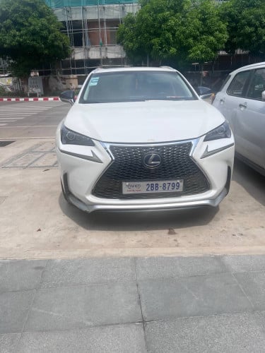 ឡានជិះផ្ទាល់ខ្លួនលក់ NX 200T ឆ្នាំ 2015 តម្លៃ $27,000ចរចារ