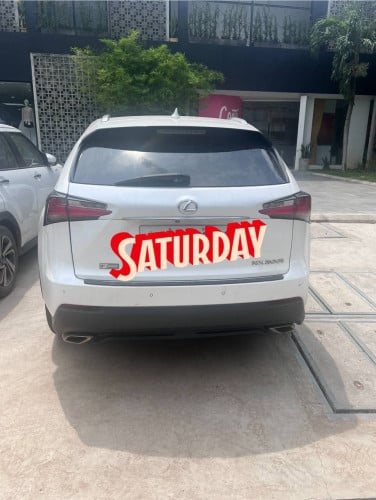 ឡានជិះផ្ទាល់ខ្លួនលក់ NX 200T ឆ្នាំ 2015 តម្លៃ $27,000ចរចារ