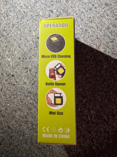 ភ្លើងបំភ្លឺនិងសុំជំនួយ Rechargeable LED Emergency Light