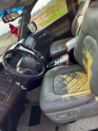 ឡានផ្ទាល់ខ្លួន លក់បន្ទាន់​ Toyota Land Cruiser 2011 upgrade to 2021
