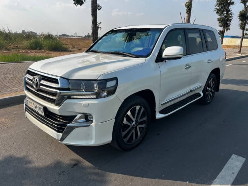 ឡានផ្ទាល់ខ្លួន លក់បន្ទាន់​ Toyota Land Cruiser 2011 upgrade to 2021