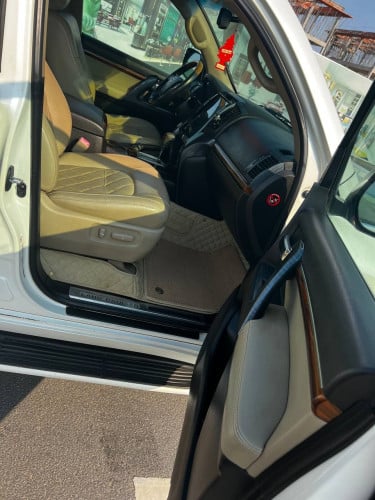 ឡានផ្ទាល់ខ្លួន លក់បន្ទាន់​ Toyota Land Cruiser 2011 upgrade to 2021