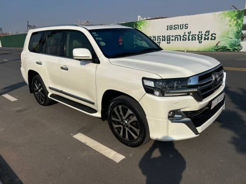 ឡានផ្ទាល់ខ្លួន លក់បន្ទាន់​ Toyota Land Cruiser 2011 upgrade to 2021