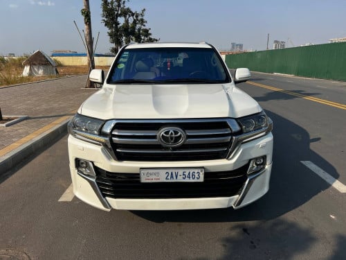 ឡានផ្ទាល់ខ្លួន លក់បន្ទាន់​ Toyota Land Cruiser 2011 upgrade to 2021