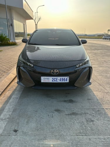 #រថយន្តស្តុថ្មី Toyota Prius Prime Premium 2018 ម្ចាស់ដើម