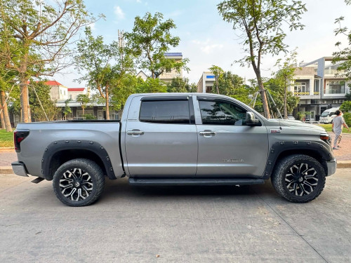 ឡានលក់ Toyota Tundra ឆ្នាំ07 ប៉ុង2
