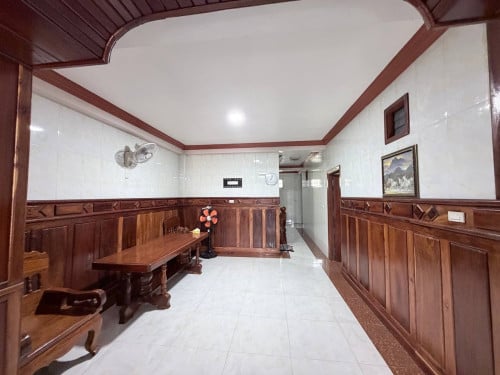 🏠房屋出租📍地点：波贝,6间卧室，6间浴室,租金：1700美元