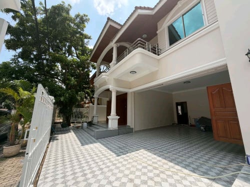 🏡 Borey Chamkarmon | Spacious 3+1BR Villa for Rent in Prime Phnom Penh Location