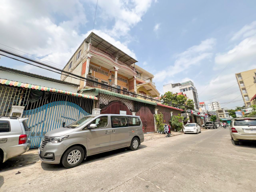 🔰ឃ្លាំងសម្រាប់ជួល | នៅជិតផ្សារសំណង់𝟏𝟐