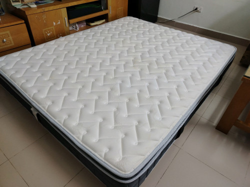 លក់ប្រញ៉ាប់*🛏️ លក់ពូកគេង Premium ស្អាតខ្លាំង ទំហំ King Size ✨