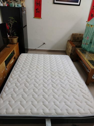 លក់ប្រញ៉ាប់*🛏️ លក់ពូកគេង Premium ស្អាតខ្លាំង ទំហំ King Size ✨