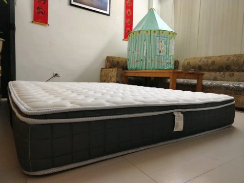 លក់ប្រញ៉ាប់*🛏️ លក់ពូកគេង Premium ស្អាតខ្លាំង ទំហំ King Size ✨