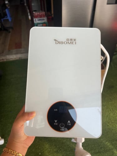 ម៉ាស៊ីនទឹកក្ដៅមួយទឹក water heater