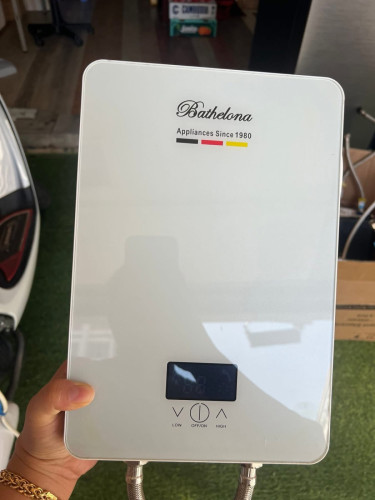 ម៉ាស៊ីនទឹកក្ដៅមួយទឹក water heater