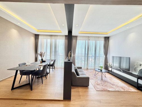 2 bed rent $1,800 | Size 188 sqm