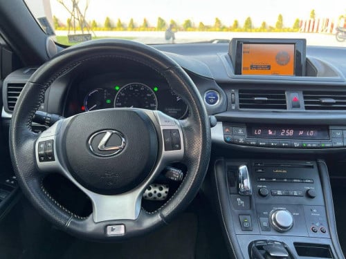 2012 Lexus CT200H Full F Sport Premium មេឡានស្អាត
