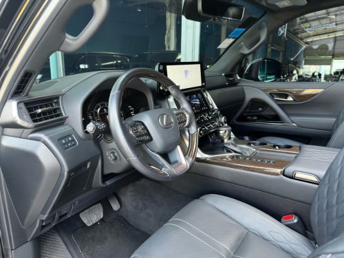 2023 LEXUS LX600 VIP 4 seats អារ៉ាប់