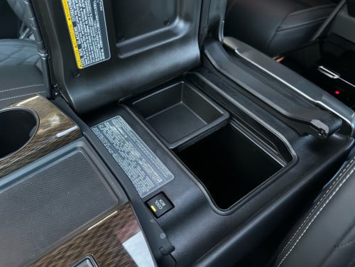 2023 LEXUS LX600 VIP 4 seats អារ៉ាប់