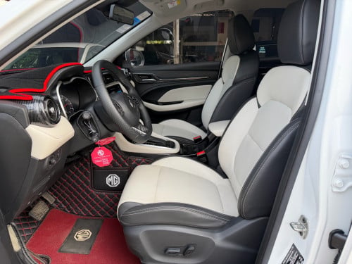 2025 MG ZS (1ម៉ឺនkm) ស៊ីនមួយជុំ​ សោ2គ្រាប់​ ម្ចាស់ដេីម