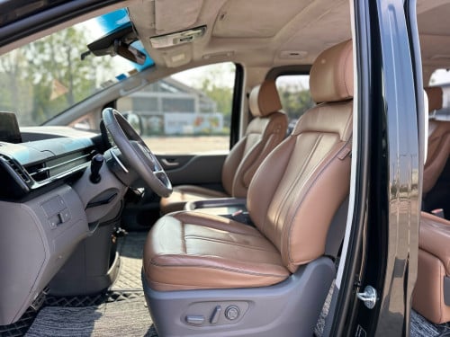 37000$🚘 ឡាន Hyundai Staria VIP Lounge 7-seater 2022