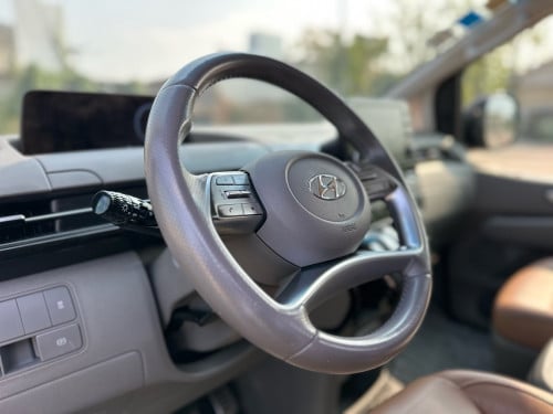 37000$🚘 ឡាន Hyundai Staria VIP Lounge 7-seater 2022