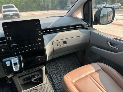 37000$🚘 ឡាន Hyundai Staria VIP Lounge 7-seater 2022