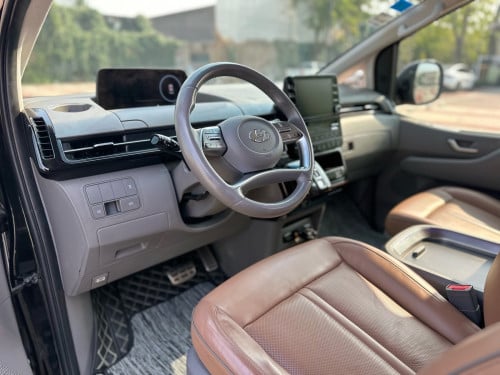 37000$🚘 ឡាន Hyundai Staria VIP Lounge 7-seater 2022
