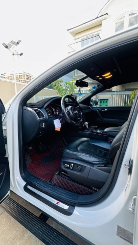 Audi Q7 បង់រំលោះសុទ្ធ​ 100%