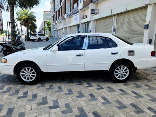 Camry 1996ជាប្រភាទឡានស្អាតឯកសារគ្រប់