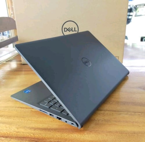 Dell Vostro 15​ 3530(មួយទឹក99%)នៅស្អាតខ្លាំង