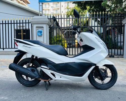 HONDA PCX 1280$ , 125cc , 2017 , Japan have lD card