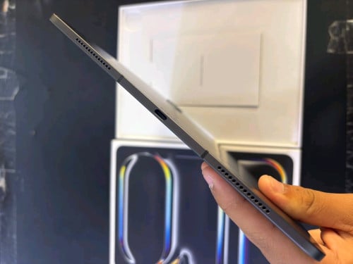 Ipad pro 13in M5 256G sim 98.99%