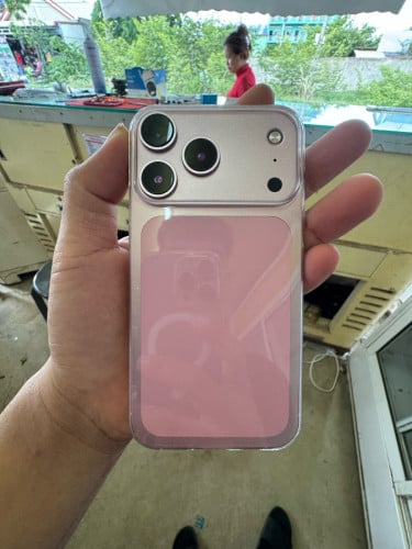 Iphone XR បន្តឹង Iphone 17 pro max🩷