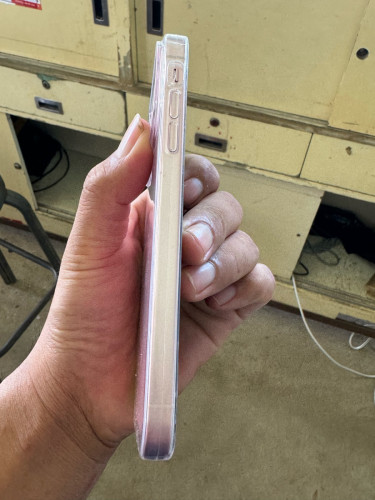 Iphone XR បន្តឹង Iphone 17 pro max🩷