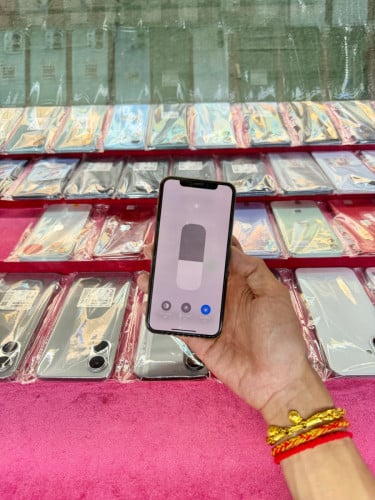 iPhone XS 64G LLA សានុំសុីន តម្លៃ 75$