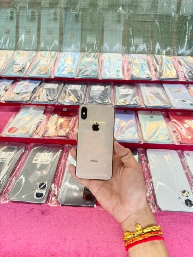 iPhone XS 64G LLA សានុំសុីន តម្លៃ 75$