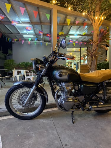 Kawasaki W800