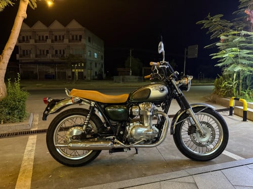 Kawasaki W800