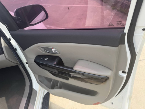 KIA CARNIVAL 2015