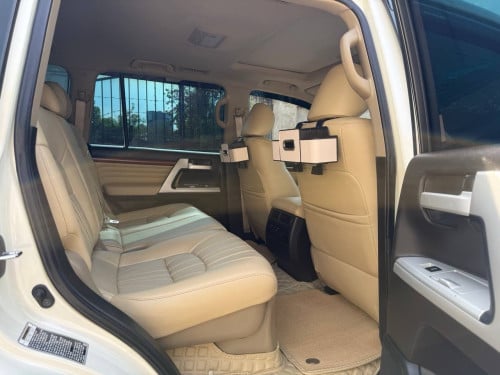 Land Cruiser.2008 ឡេីង 2023 Arab.Fulloption