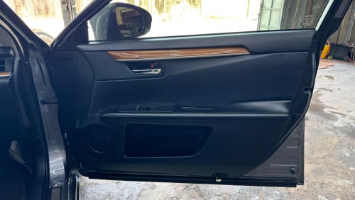 LEXUS ES300H Full Premium ឆ្នាំ 2013 ពណ៍ប្រផេះ ក្នុងខ្មៅ