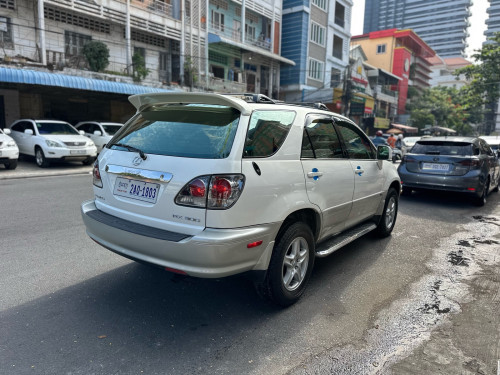 Lexus RX300 2002 P2