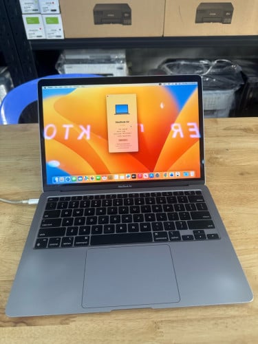 MacBook Air m1 420$