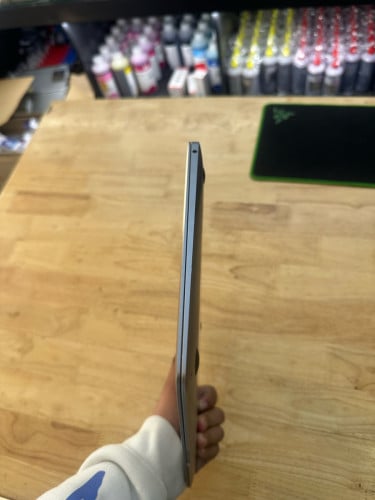 MacBook Air m1 420$